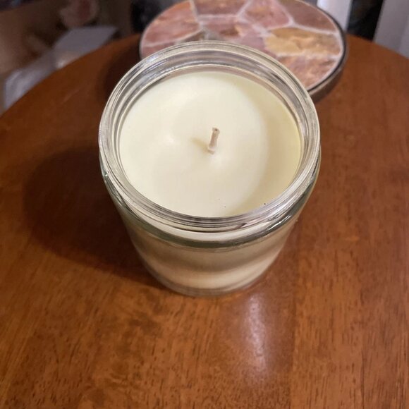 Bath & Body Works Aromatherapy Lemon + Rosemary 7oz. Single Wick Jar Candle - Picture 3 of 4